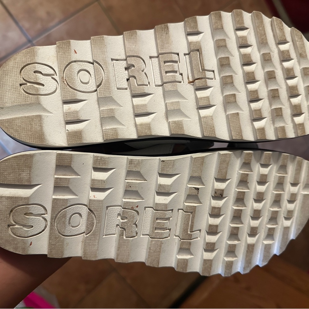 Sorel White and Black Slide Sandals Minimalist Design -W8 - Picture 5 of 6